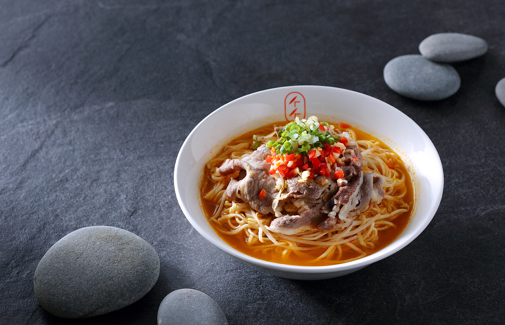 「神仙級暖心料理」的秋冬新款——金湯泡椒牛麵！