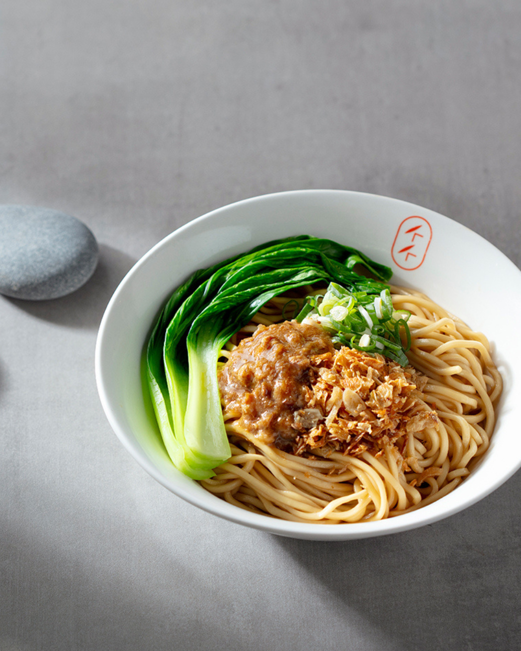 墨大廚最新力作🎉 今夏限定 #金蔥肉臊拌麵