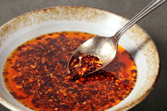 獨門醬汁如「墨」,碗中渲染